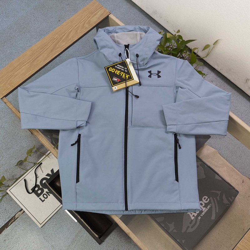 Under Armour classic simple letter logo print waterproof breathable soft shell fleece jacket for men and women! 