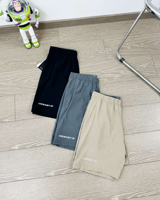 DESCENTE Business Casual Quick-Dry Shorts 