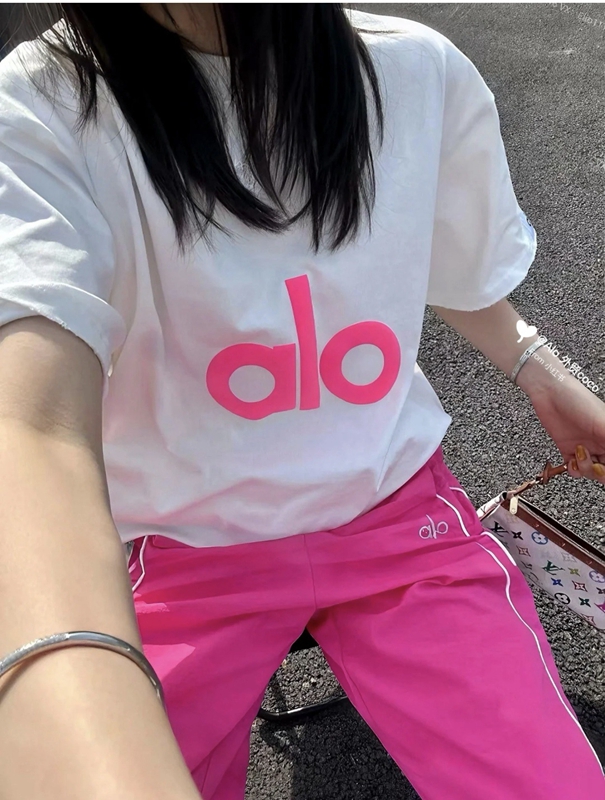Alo Yoga Thick Print Short Sleeve T-Shirt