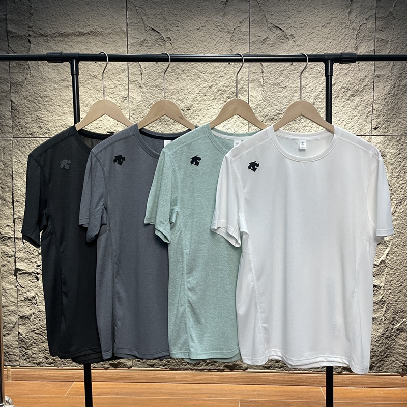 DESCENTE Urban Sports Moisture-Wicking Shirt 