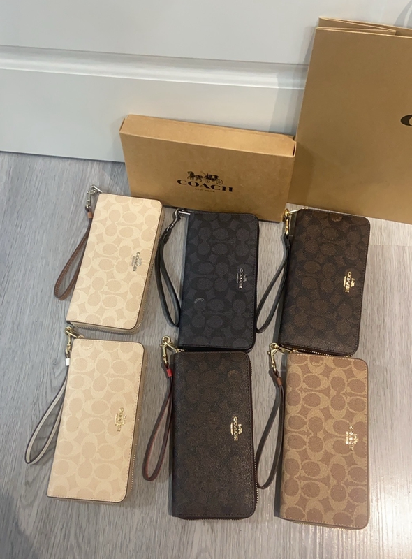 COACH Women's Wallet with Hand Strap 